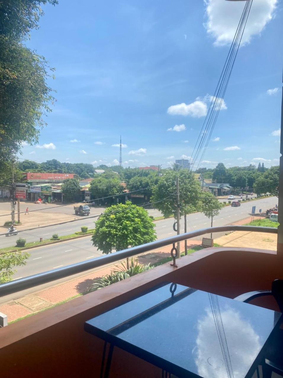 Khach San Ban Me Xanh Otel Buôn Ma Thuột Dış mekan fotoğraf